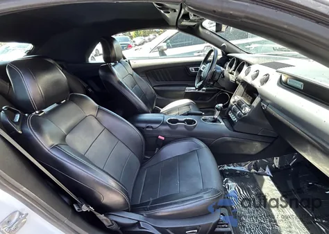 2018 Ford Mustang z USA, uszkodzony, nr VIN 1FATP8UH0J5111777